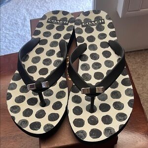 COACH Black and White Polka Dot AMEL Print Flip Flop Sandals Thongs 8